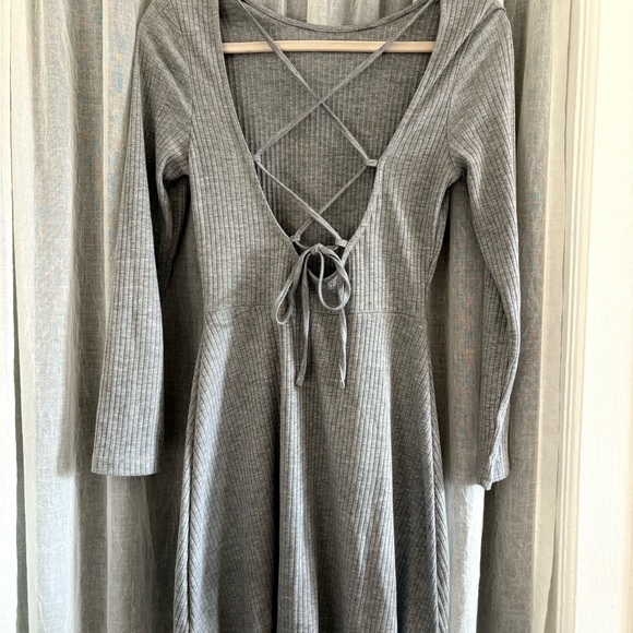 Topshop Dresses & Skirts - Topshop Open Back Gray Ribbed Knit Skater Dress Size 8